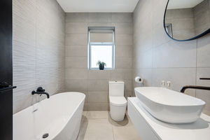 Photo 16- click for photo gallery